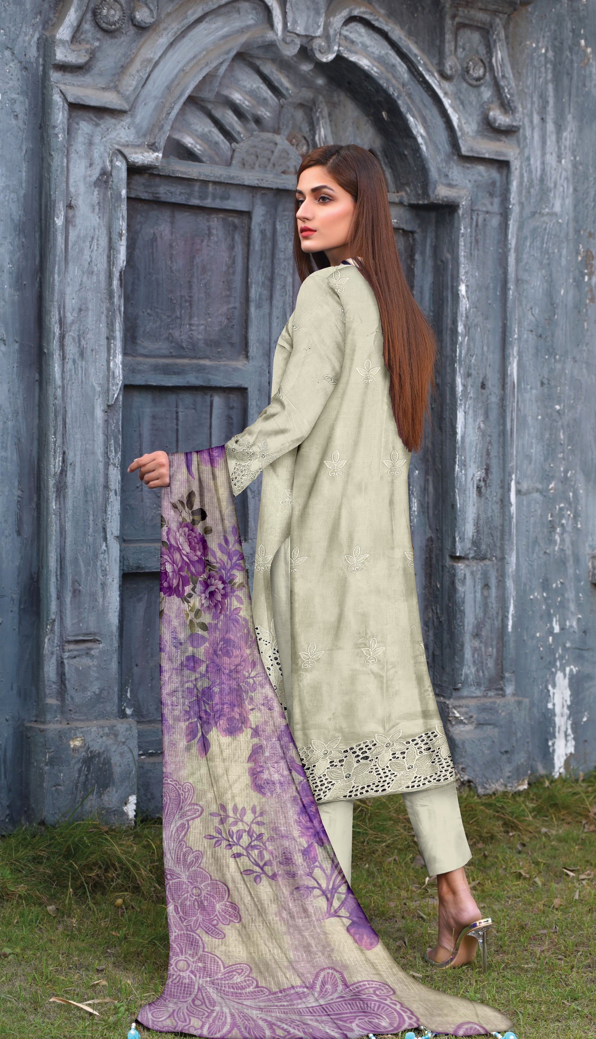 YASHFA NOOR CHIKANKARI COLLECTION 2025 SALE CK08