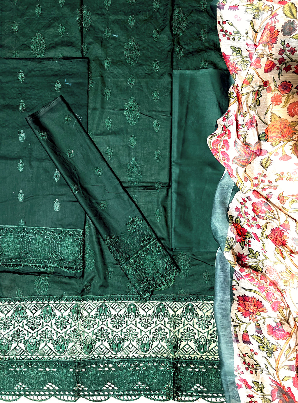 YASHFA NOOR LAWN CHIKANKARI COLLECTION UNSTICHED 3PC YC01