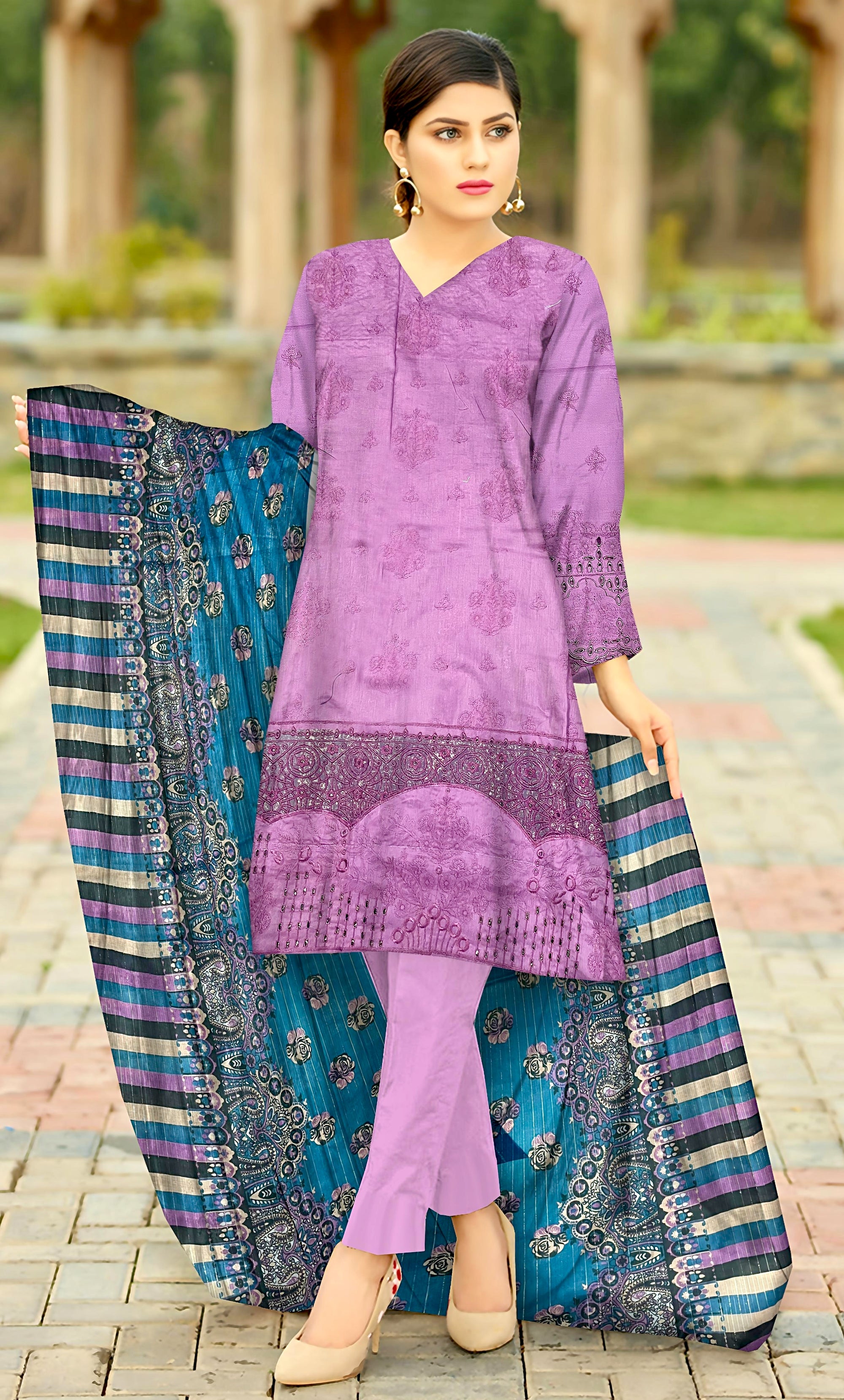 YASHFA NOOR LAWN CHIKANKARI COLLECTION UNSTICHED 3PC YC03